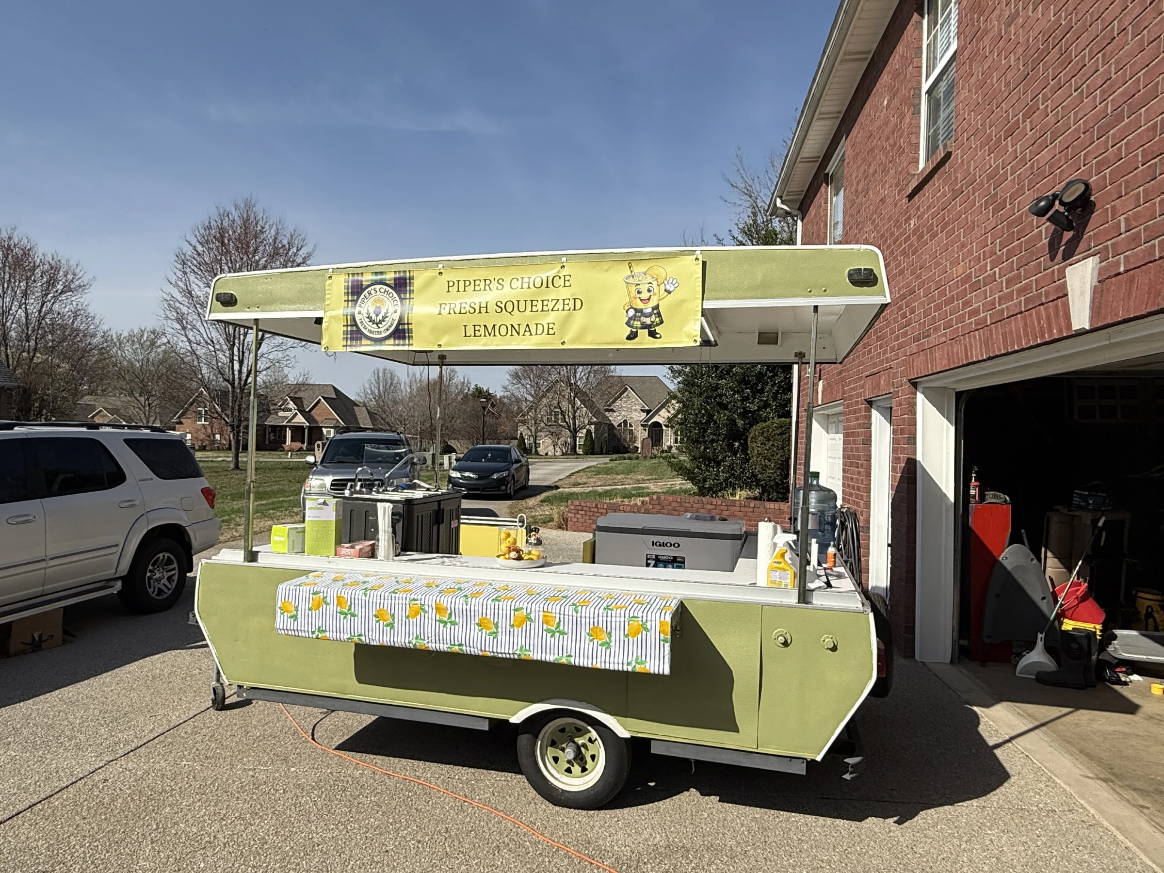 Piper‘s Choice Fresh Squeezed Lemonade - Image 2