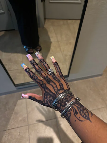 615 HENNA TATTOOS & ACCESSORIES - Image 7