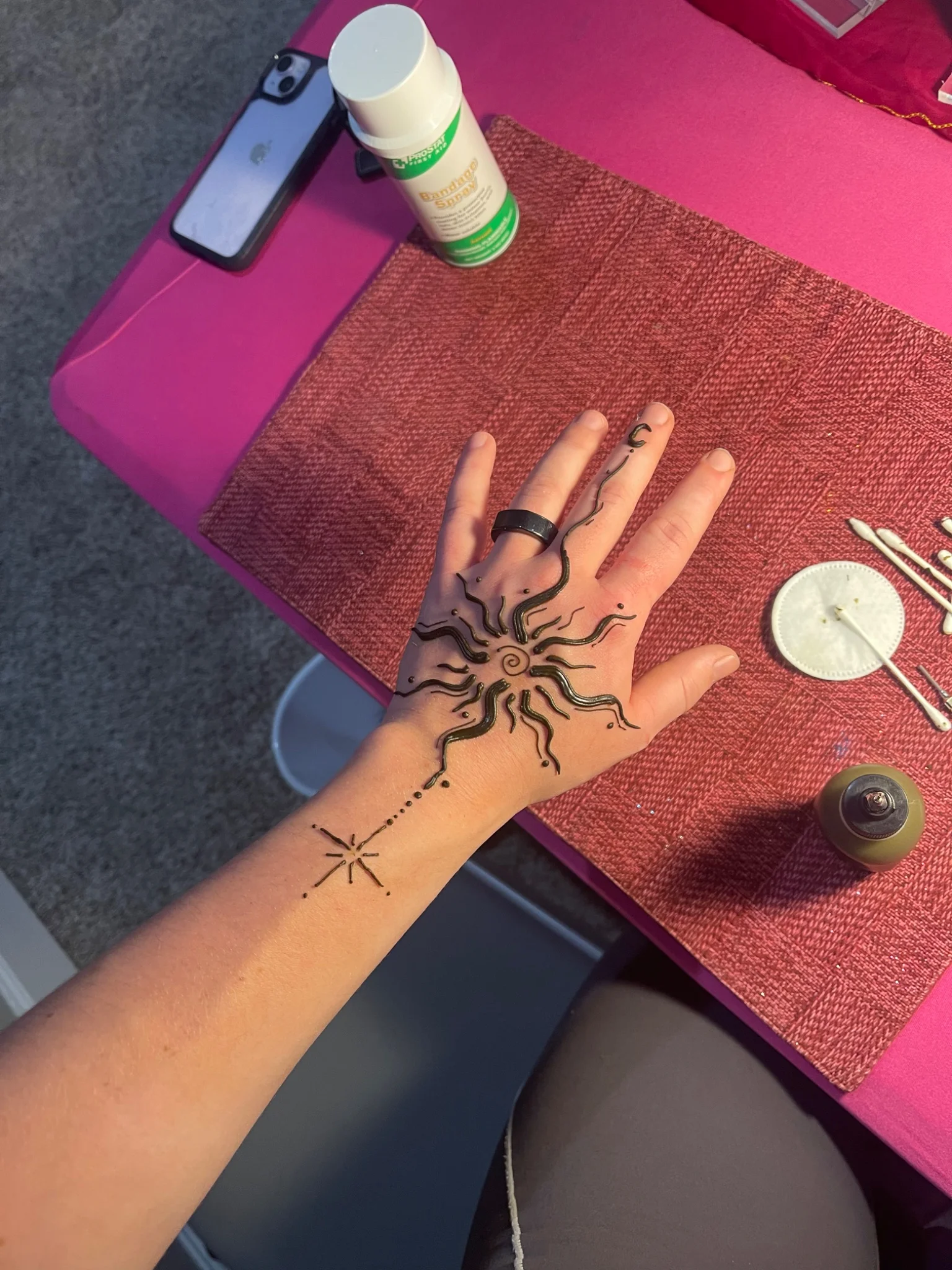 Henna Love - Image 6