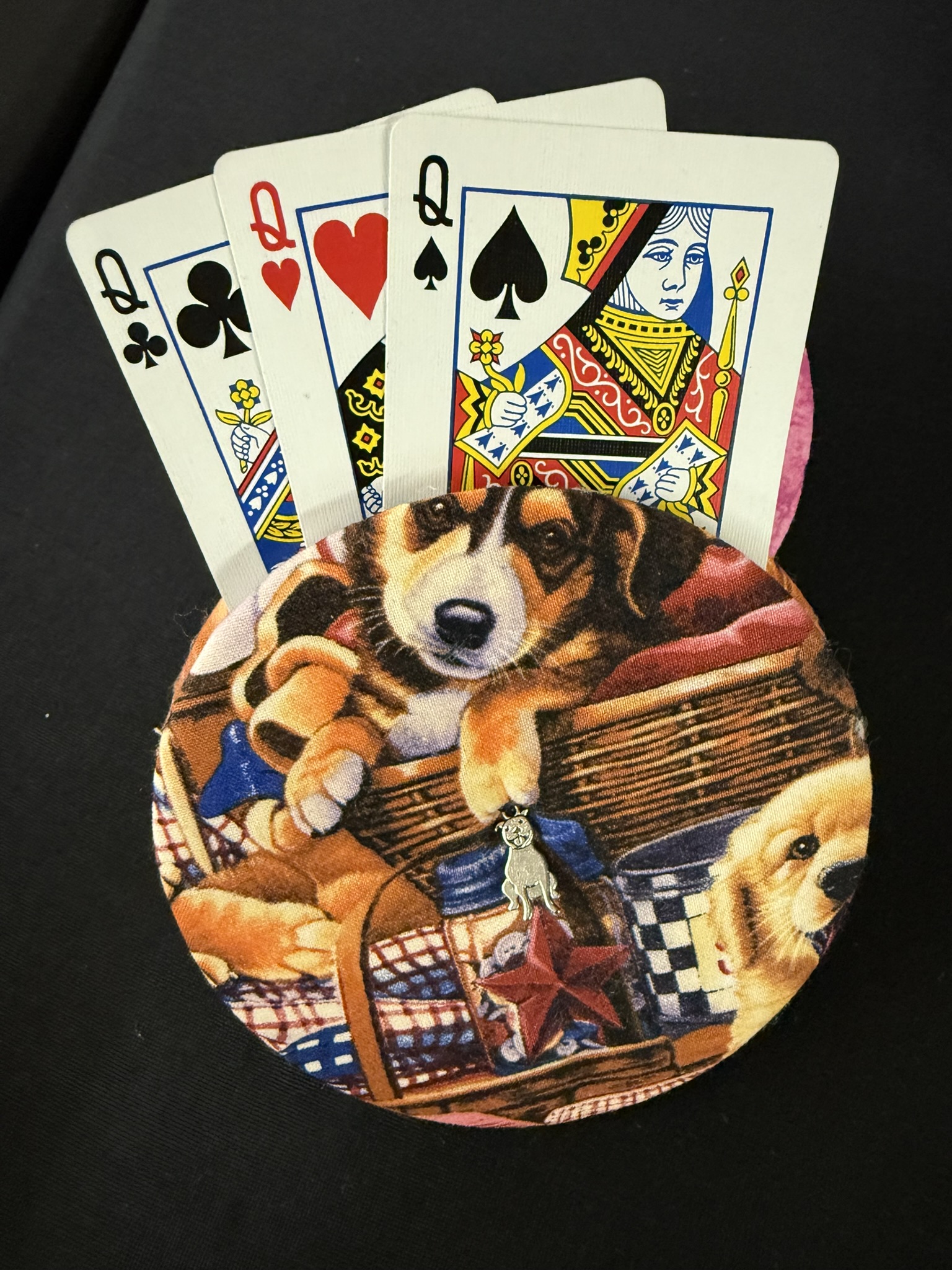 puppy dog playing cards holder with dog charm