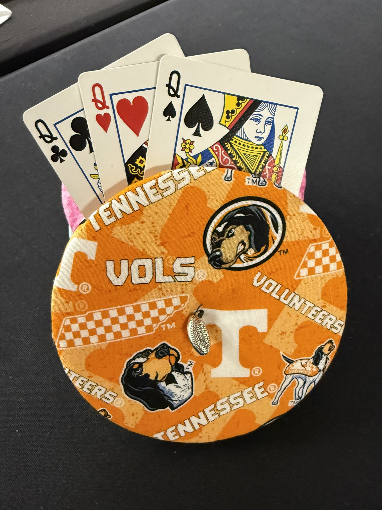 tennessee vols playing cards holder with football charm