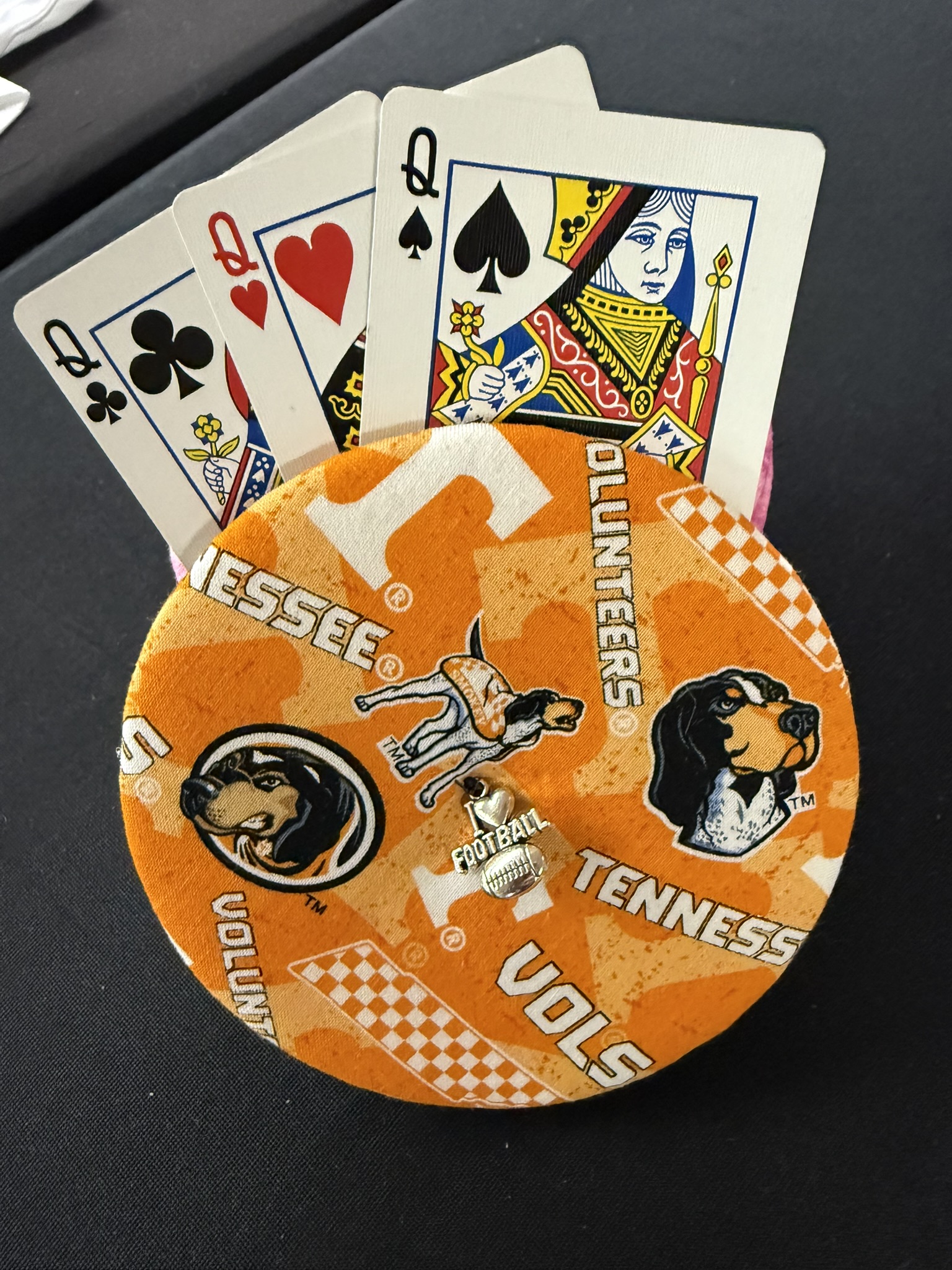 tennessee vols playing cards holder with i heart football charm